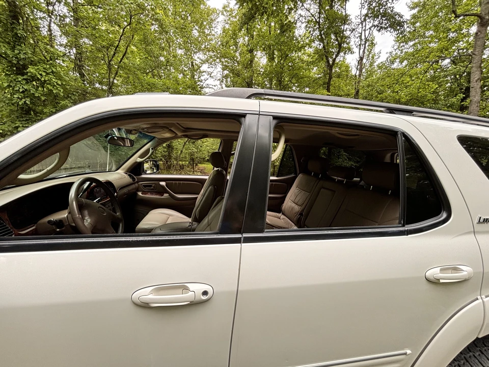 2001 Toyota Sequoia 1st Gen - Image 19 of 31