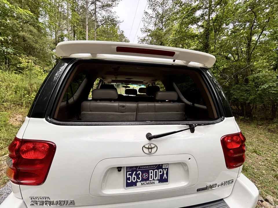2001 Toyota Sequoia 1st Gen - Image 21 of 31