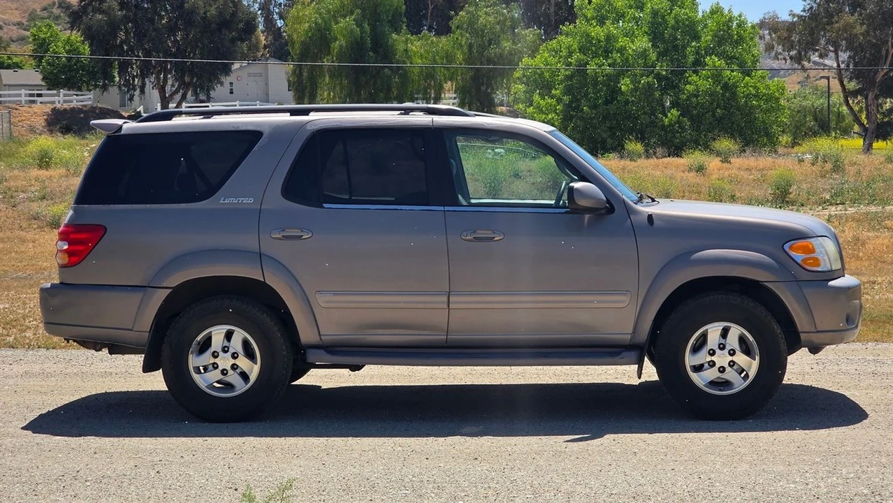 2001 Toyota Sequoia 1st Gen - Image 9 of 12