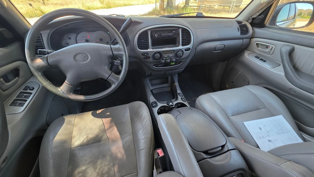 2001 Toyota Sequoia 1st Gen - Image 11 of 12