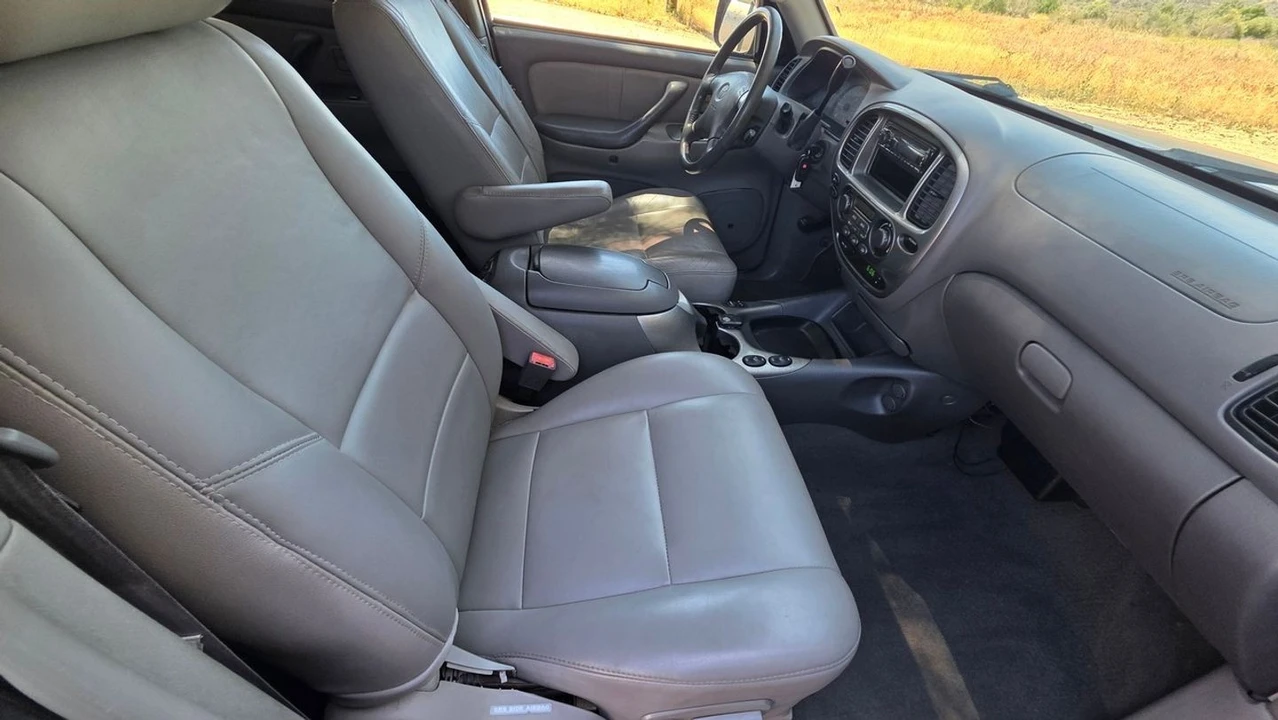2001 Toyota Sequoia 1st Gen - Image 15 of 21