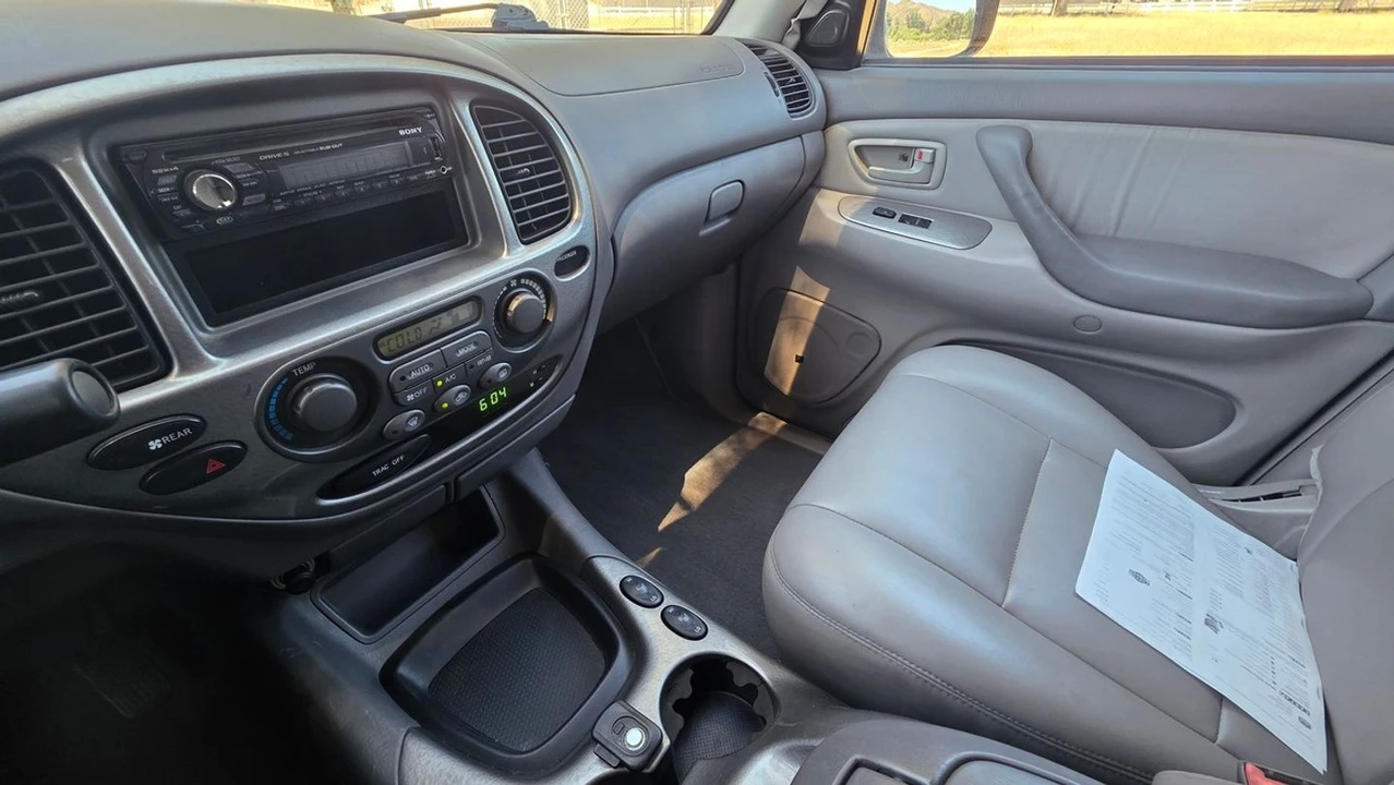 2001 Toyota Sequoia 1st Gen - Image 17 of 21