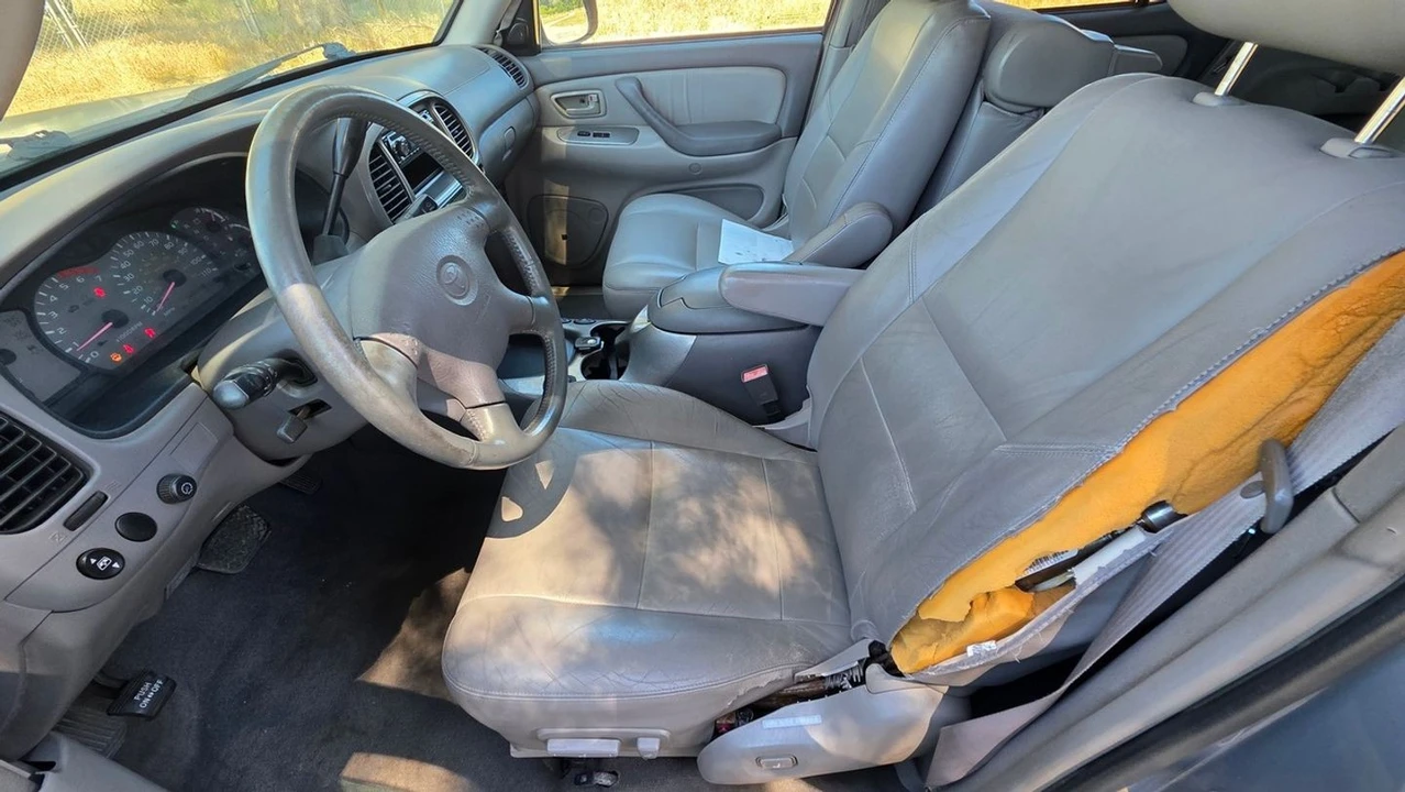 2001 Toyota Sequoia 1st Gen - Image 14 of 21