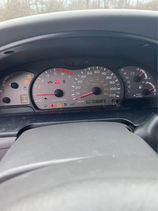 2001 Toyota Sequoia 1st Gen - Image 4 of 9
