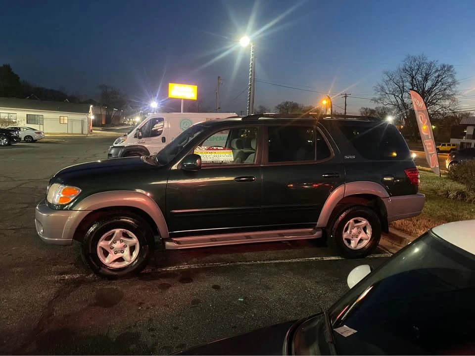 2001 Toyota Sequoia 1st Gen - Image 3 of 8