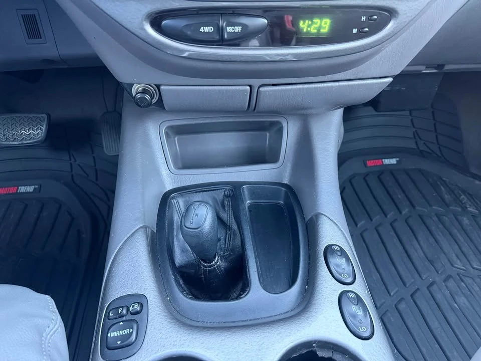 2001 Toyota Sequoia 1st Gen - Image 9 of 19