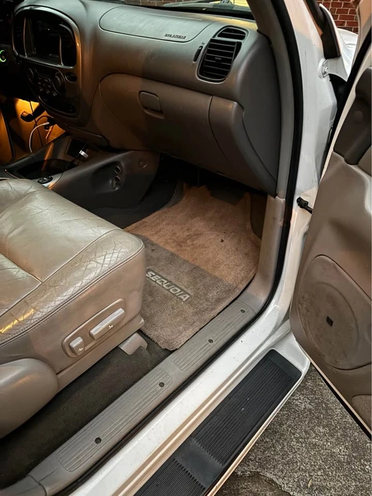 2001 Toyota Sequoia 1st Gen - Image 10 of 14