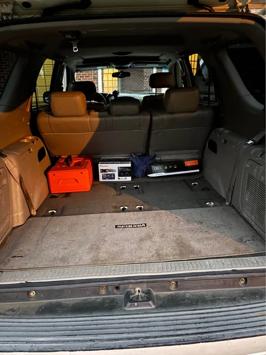 2001 Toyota Sequoia 1st Gen - Image 11 of 14