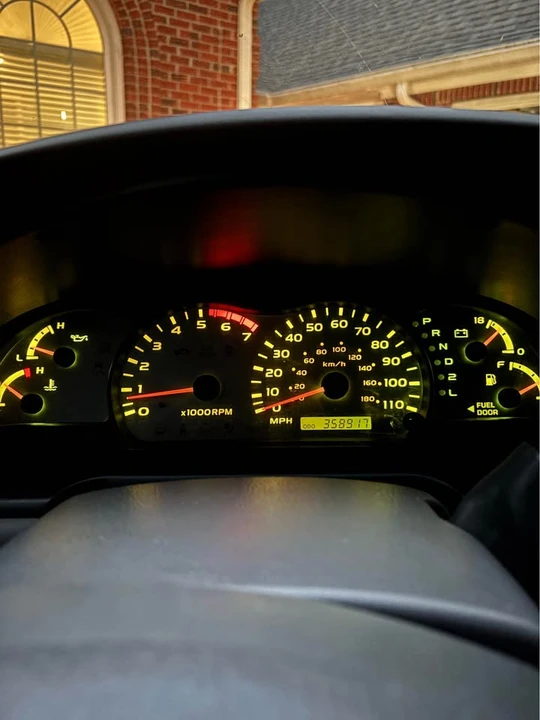 2001 Toyota Sequoia 1st Gen - Image 13 of 14