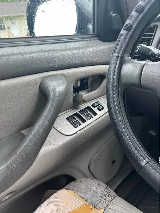 2001 Toyota Sequoia 1st Gen - Image 9 of 9