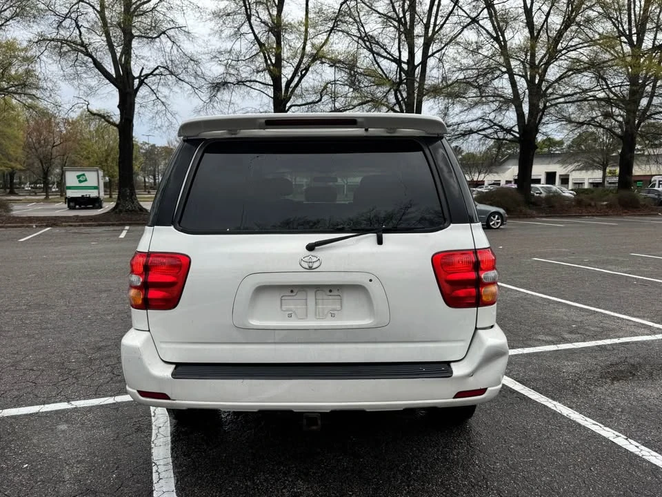2001 Toyota Sequoia 1st Gen - Image 2 of 7