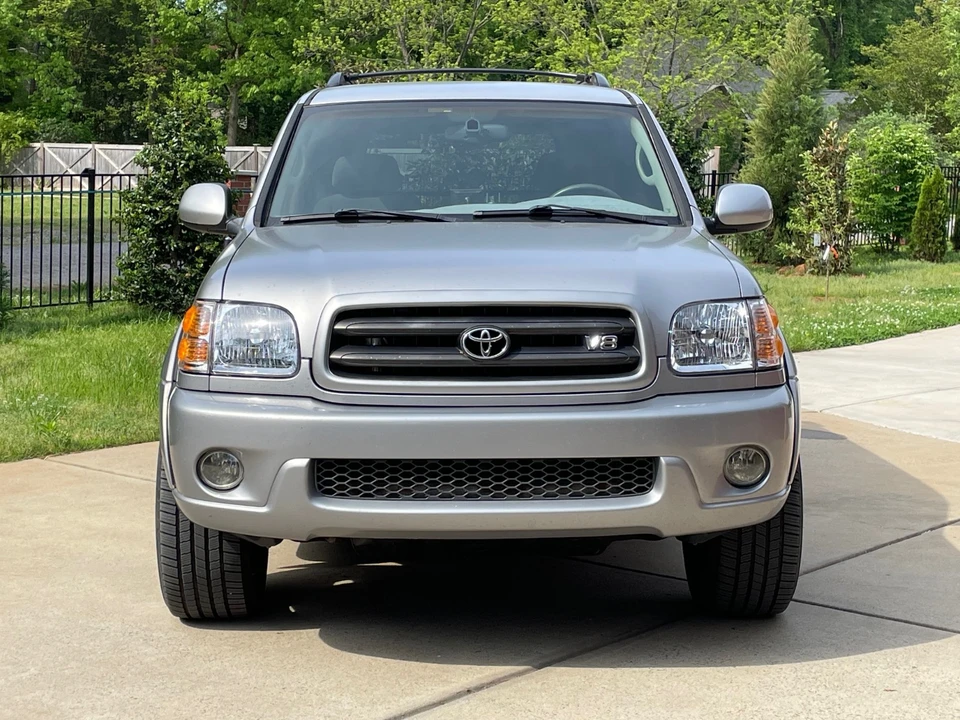 2001 Toyota Sequoia 1st Gen - Image 2 of 21