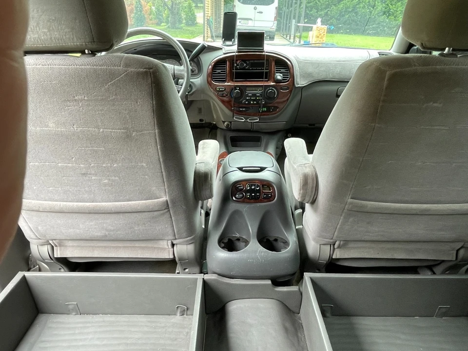 2001 Toyota Sequoia 1st Gen - Image 17 of 21