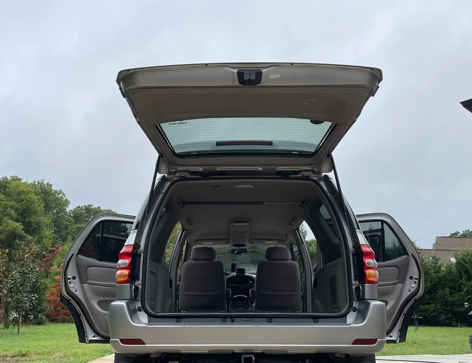 2001 Toyota Sequoia 1st Gen - Image 11 of 21