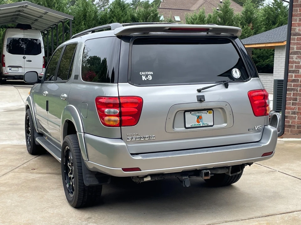 2001 Toyota Sequoia 1st Gen - Image 8 of 21