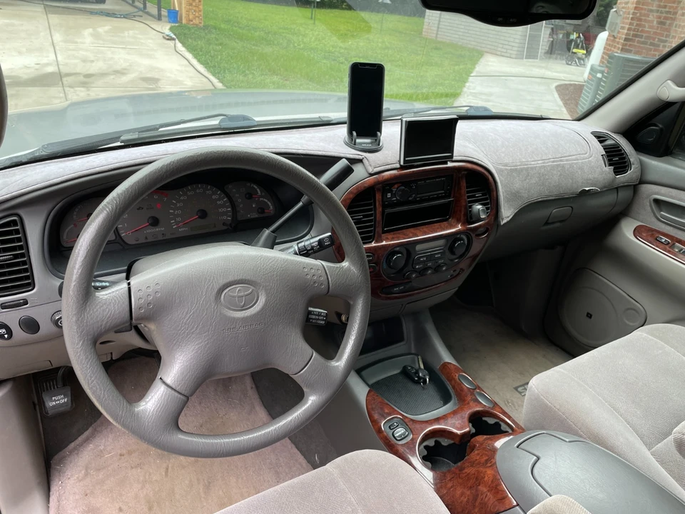 2001 Toyota Sequoia 1st Gen - Image 16 of 21
