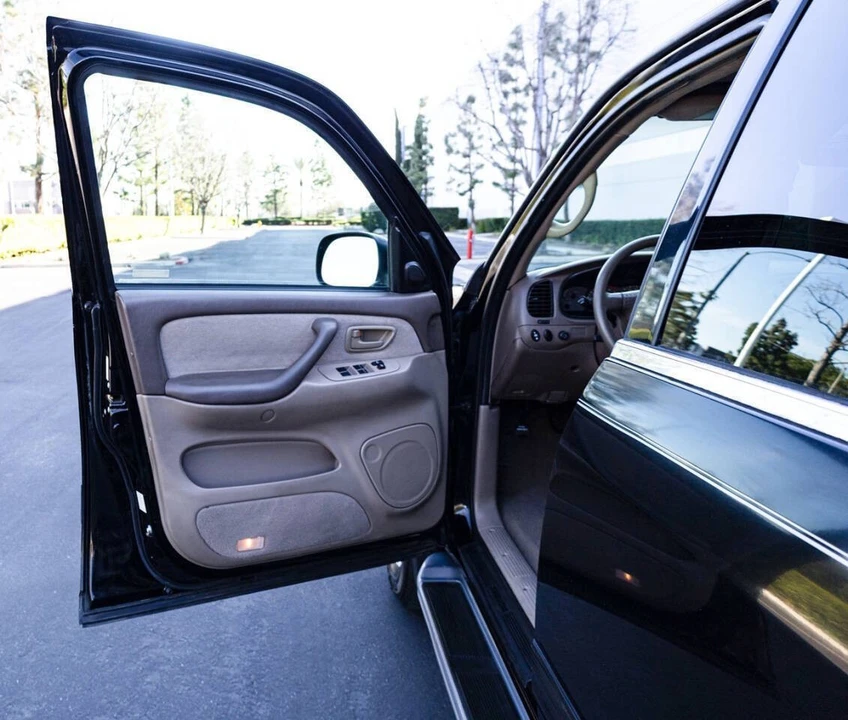 2001 Toyota Sequoia 1st Gen - Image 15 of 21