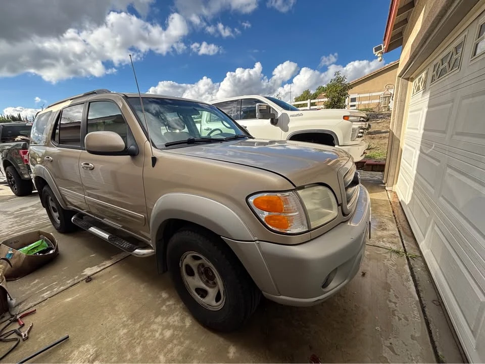 2001 Toyota Sequoia 1st Gen - Image 5 of 12