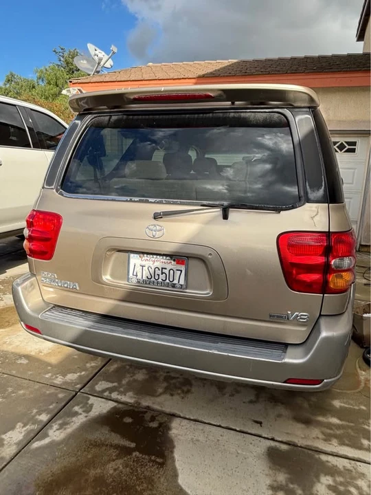2001 Toyota Sequoia 1st Gen - Image 2 of 12