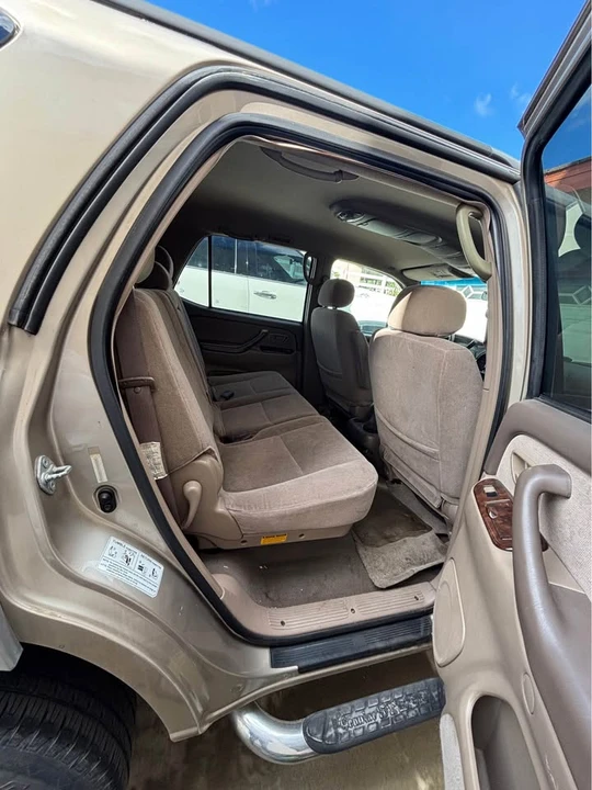 2001 Toyota Sequoia 1st Gen - Image 6 of 12