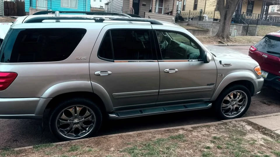 2001 Toyota Sequoia 1st Gen - Image 4 of 10