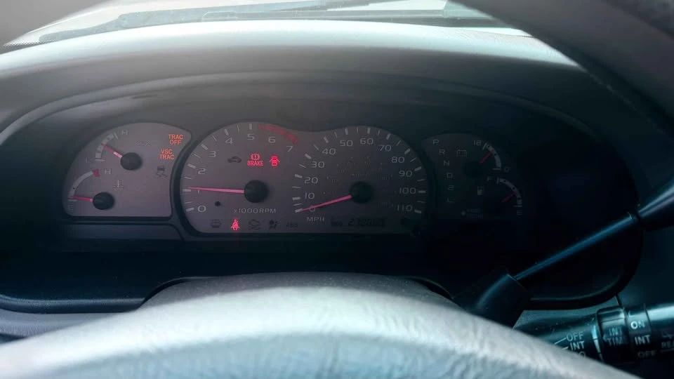 2001 Toyota Sequoia 1st Gen - Image 5 of 10