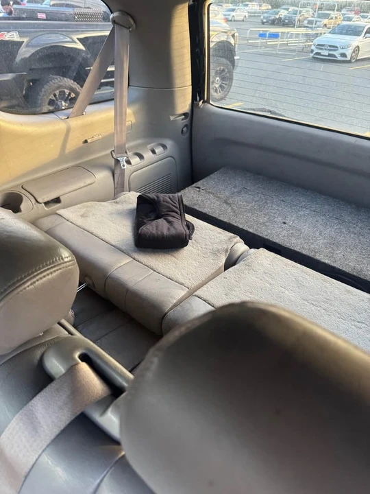 2001 Toyota Sequoia 1st Gen - Image 12 of 19
