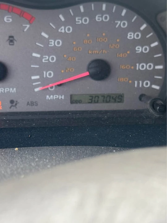 2001 Toyota Sequoia 1st Gen - Image 18 of 19