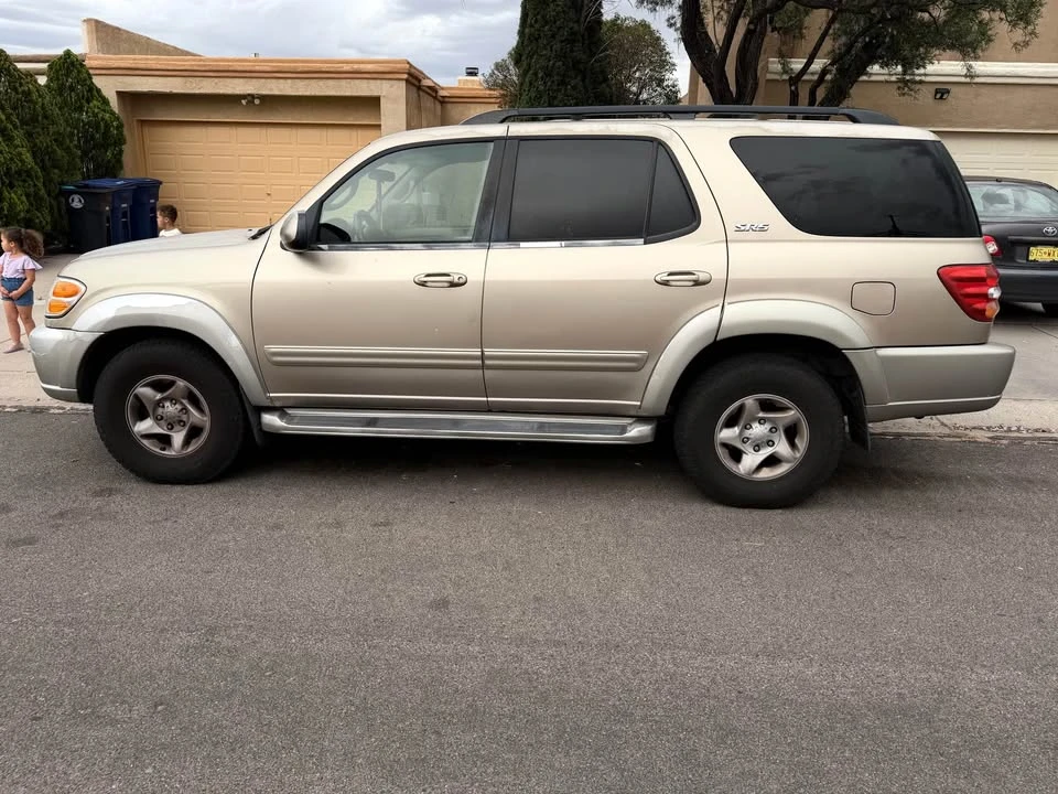 2001 Toyota Sequoia 1st Gen - Image 2 of 7