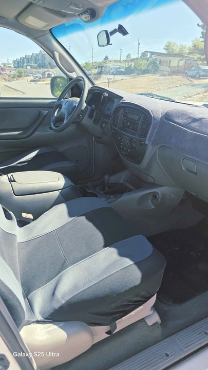 2001 Toyota Sequoia 1st Gen - Image 5 of 8