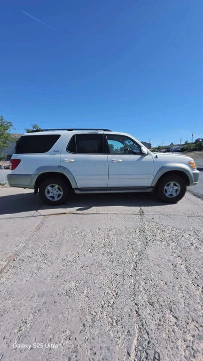 2001 Toyota Sequoia 1st Gen - Image 2 of 8