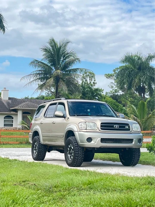 2001 Toyota Sequoia 1st Gen - Image 2 of 3