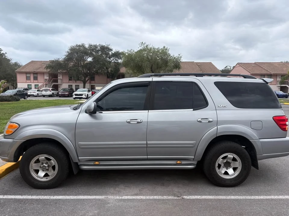 2001 Toyota Sequoia 1st Gen - Image 3 of 7