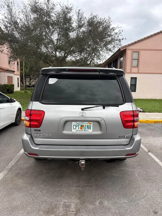 2001 Toyota Sequoia 1st Gen - Image 4 of 7