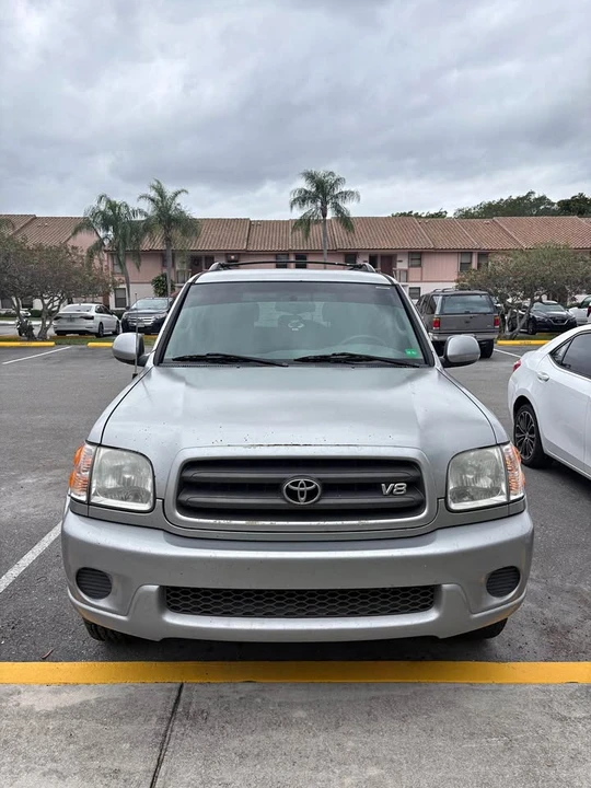 2001 Toyota Sequoia 1st Gen - Image 2 of 7