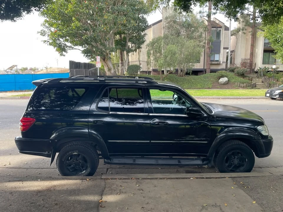 2001 Toyota Sequoia 1st Gen - Image 2 of 8