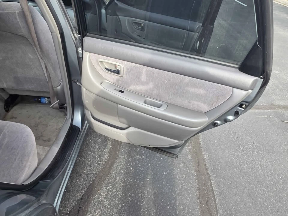 2001 Toyota Avalon 2nd Gen - Image 8 of 13