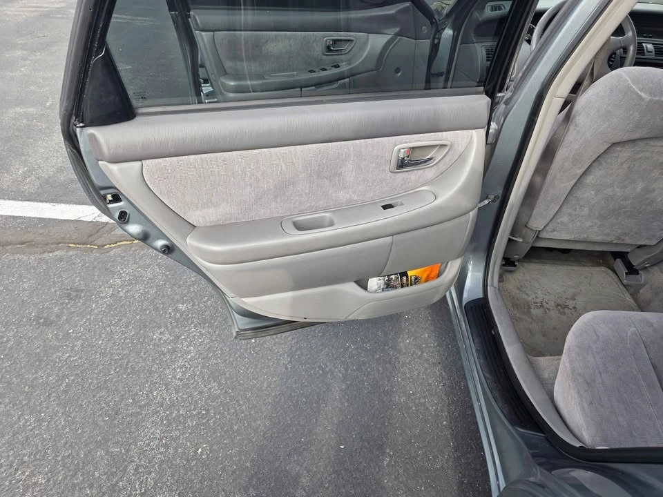2001 Toyota Avalon 2nd Gen - Image 9 of 13