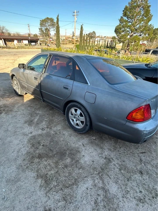2001 Toyota Avalon 2nd Gen - Image 9 of 9