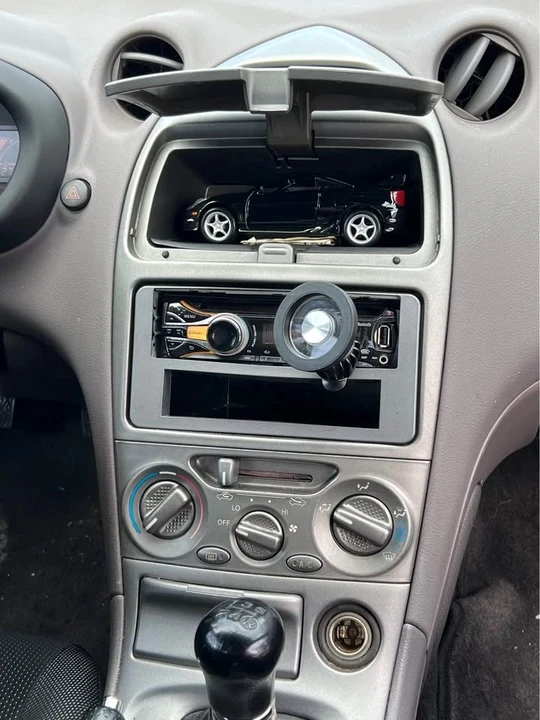 2001 Toyota Celica 7th Gen - Image 10 of 17
