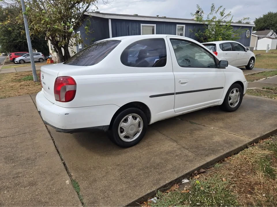 2001 Toyota Echo - Image 2 of 7