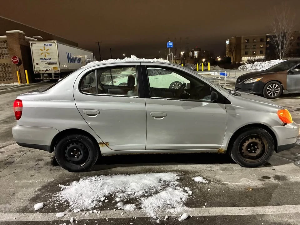 2001 Toyota Echo - Image 2 of 9
