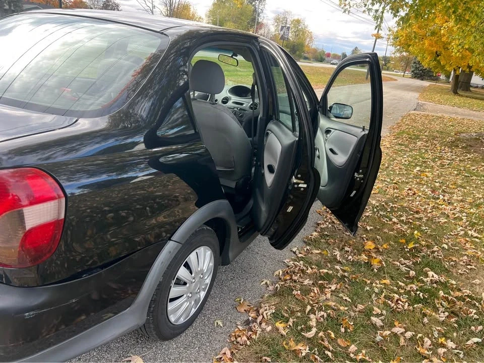 2001 Toyota Echo - Image 9 of 10