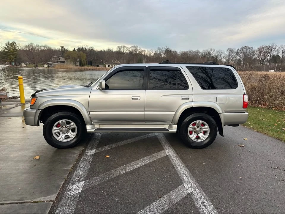 2001 Toyota 4Runner 3rd Gen - Image 2 of 10
