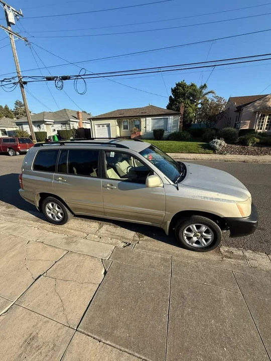 2001 Toyota Highlander - Image 5 of 12