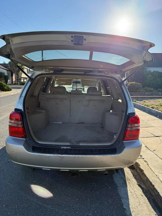 2001 Toyota Highlander - Image 8 of 12