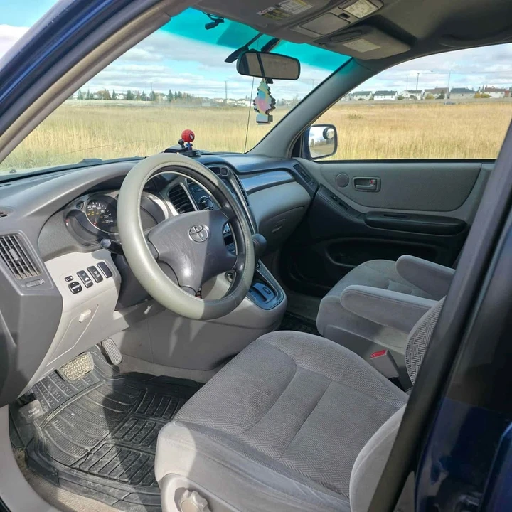 2001 Toyota Highlander - Image 10 of 16