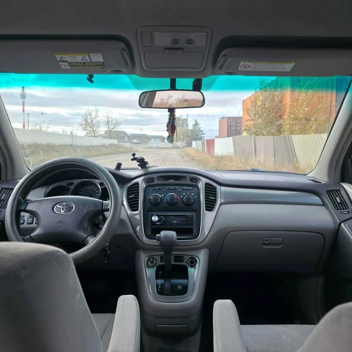 2001 Toyota Highlander - Image 12 of 16