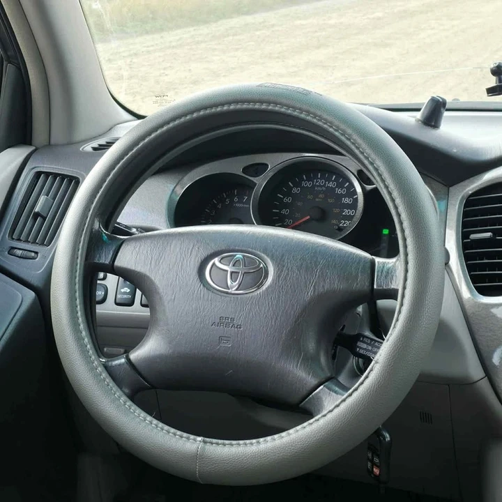 2001 Toyota Highlander - Image 13 of 16