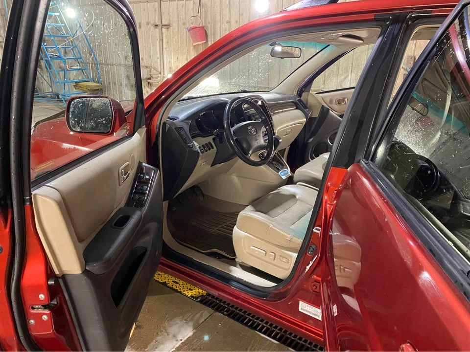 2001 Toyota Highlander - Image 10 of 14